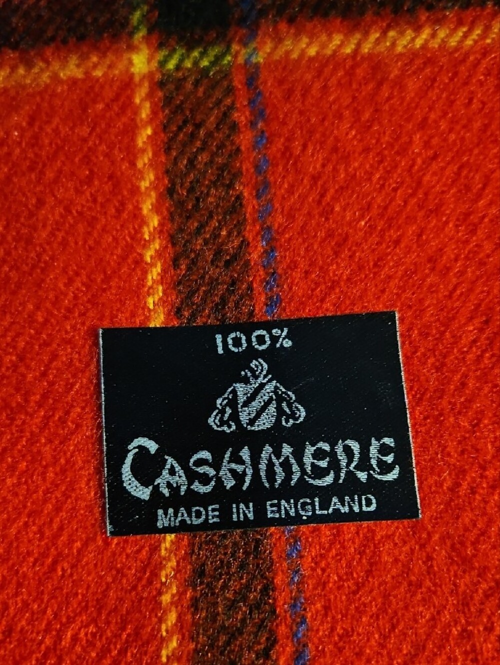 100% Cashmere Red Tartan Scarf - Picture 2 of 3